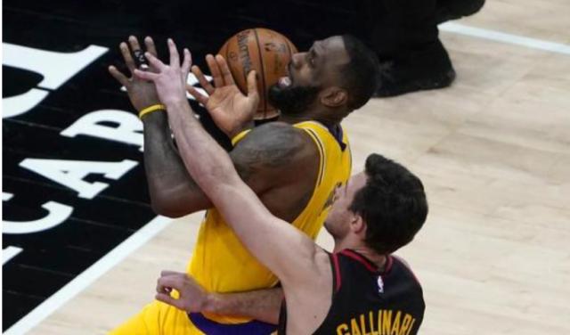 华体会网页版-湖人胜利收官魔鬼七连客 关键时刻活力与防守再现